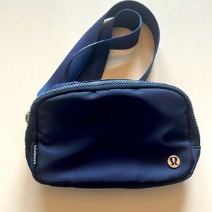 Lululemon Everywhere Belt Bag
